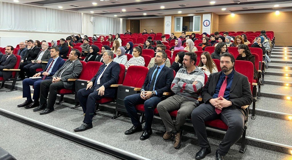 bilecik-haber_dpu-tubif-te-mesnevi-den-pedagojik-telkinler-baslikli-konferans-75360.jpg