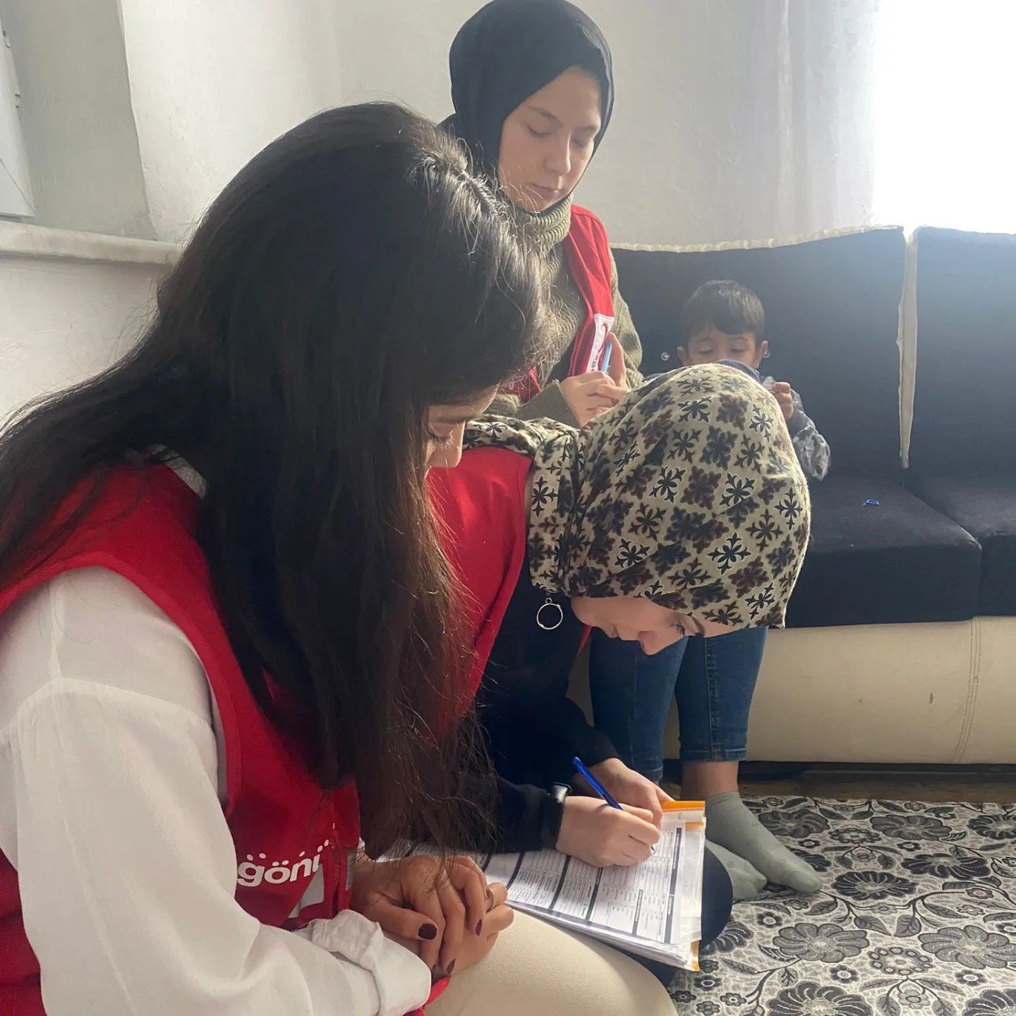 bilecik-haber_kizilay-gonulluleri-her-basvuruya-kosuyor-76750.jpg