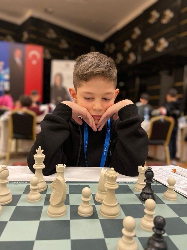 bilecik-haber_8-yasindaki-satranc-sporcusundan-buyuk-basari-88973.jpg