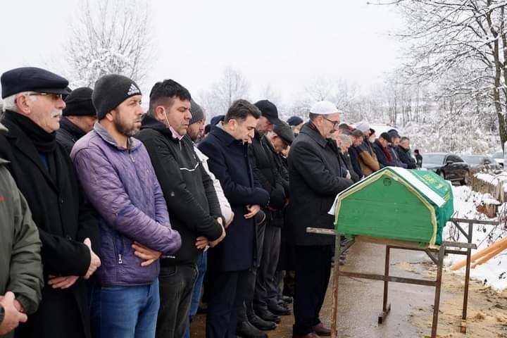 bilecik-haber_bilecik-valisi-aygol-vefat-eden-muhtarin-cenazesine-katildi-86757.jpg