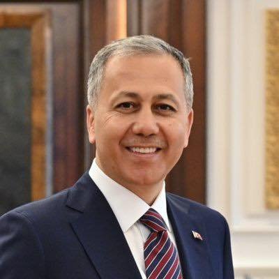 bilecik-haber_120-haini-kiskivrak-yakaladilar-alkislar-turk-polisine-93689.jpg