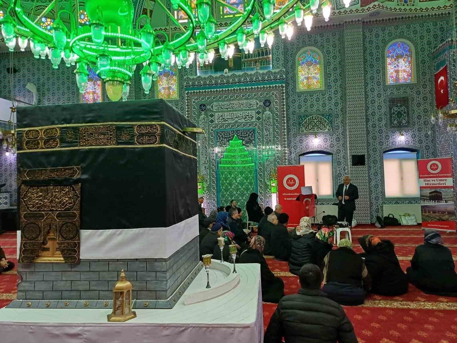 bilecik-haber_afyonkarahisar-da-umre-semineri-94931.jpg