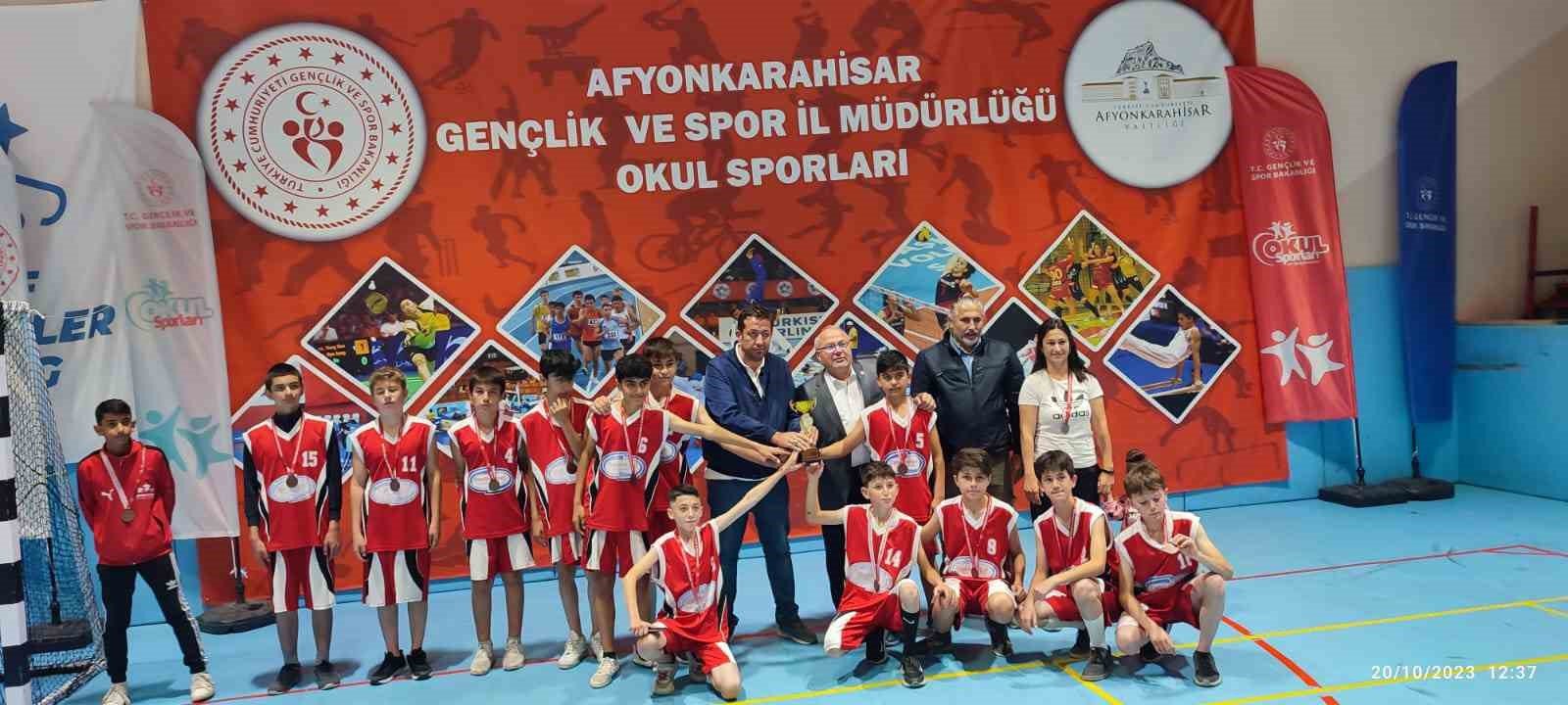 bilecik-haber_bu-okul-basariya-doymuyor-91799.jpg