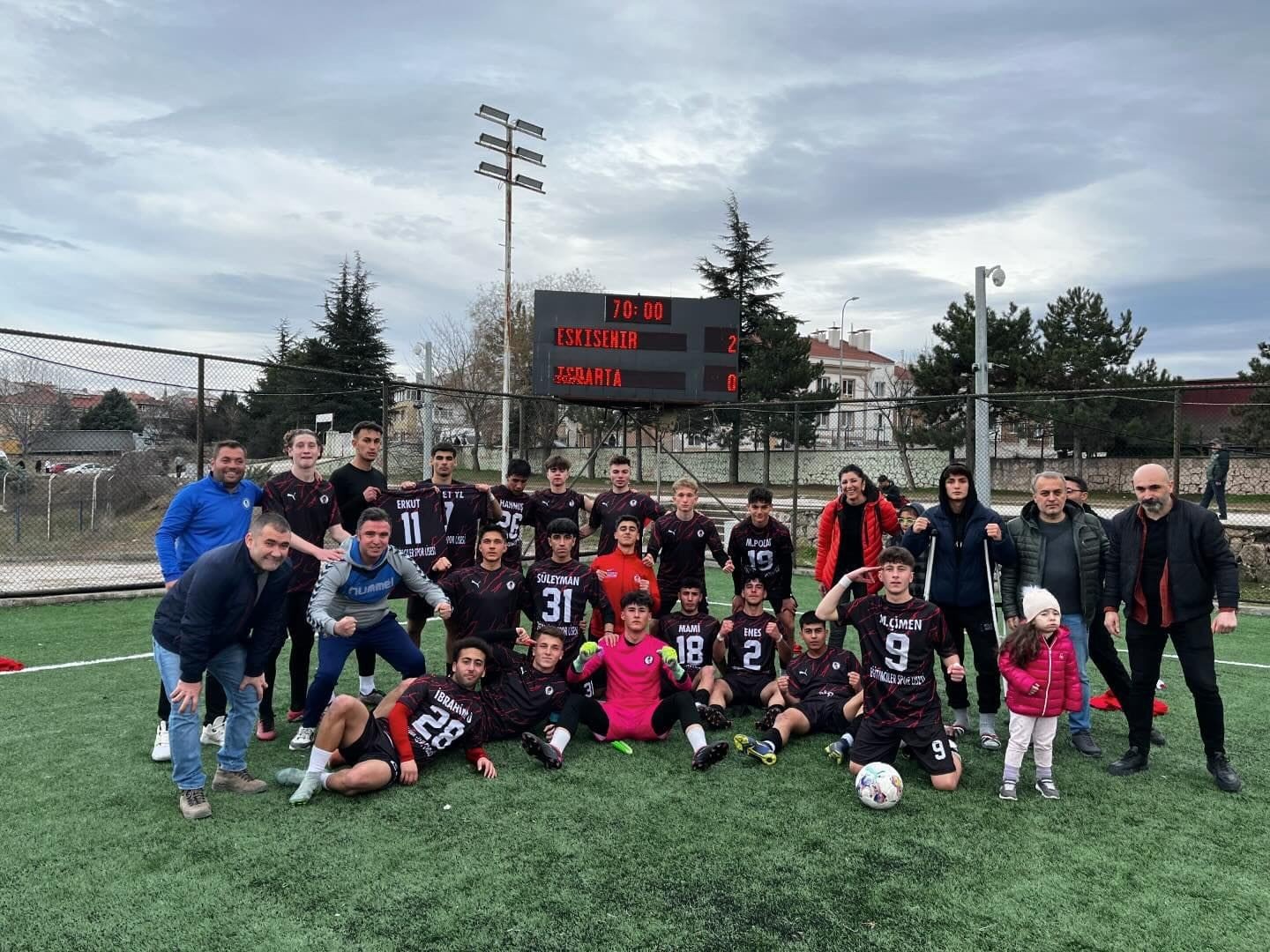 bilecik-haber_egitimciler-spor-lisesi-adini-yari-finale-yazdirdi-92535.jpg