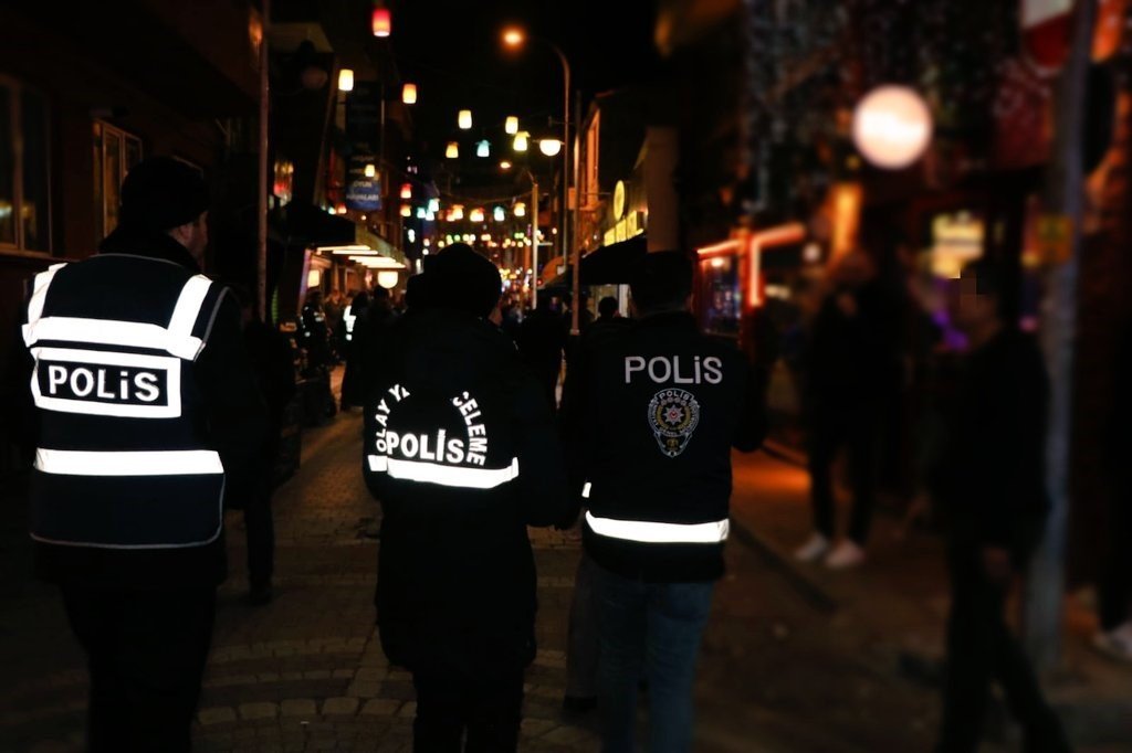 bilecik-haber_eskisehir-de-950-sahis-sorgulandi-264-arac-kontrol-edildi-91632.jpg