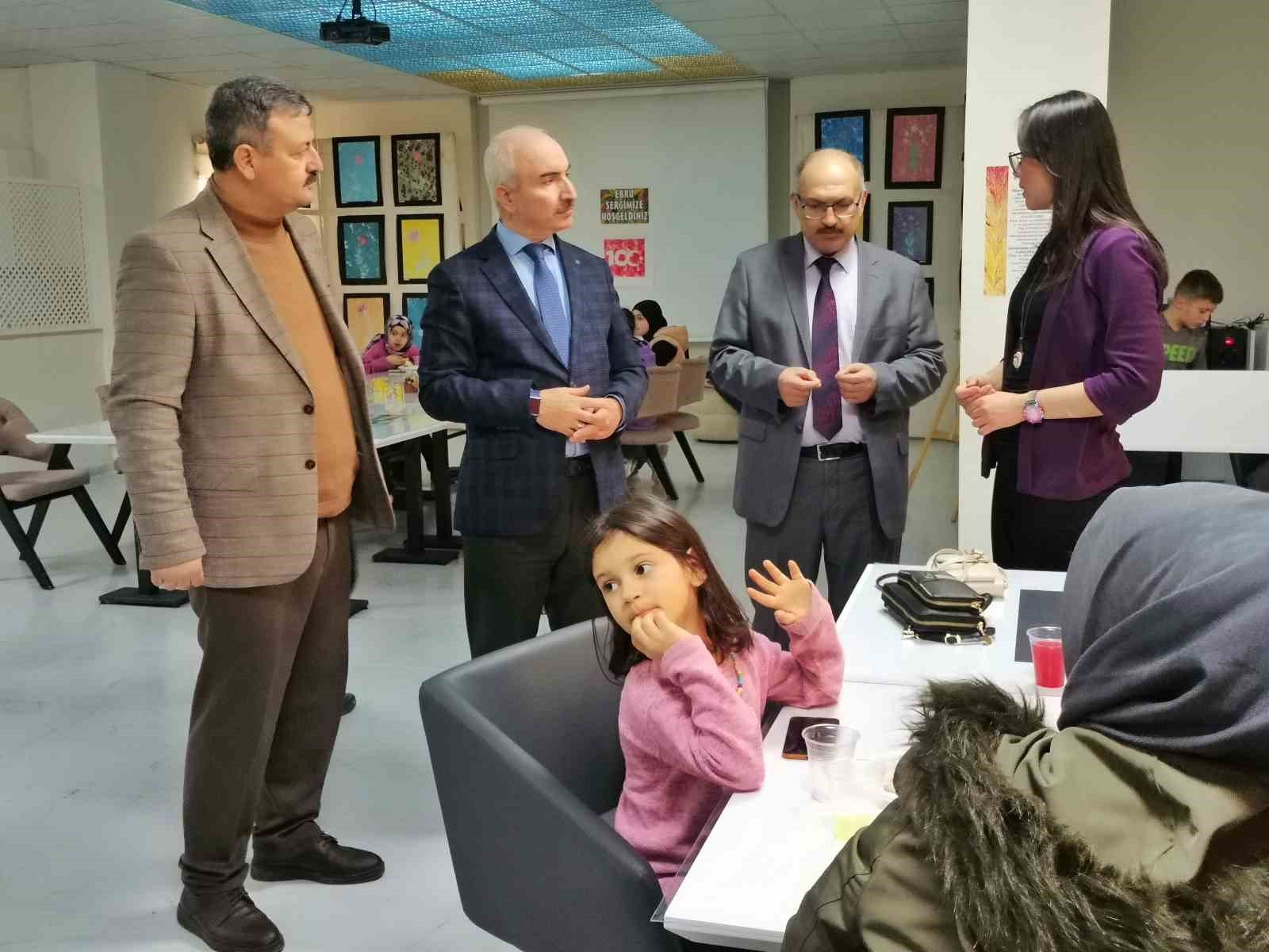bilecik-haber_gediz-de-ortaokul-ogrencilerinden-ebru-sergisi-91634.jpg