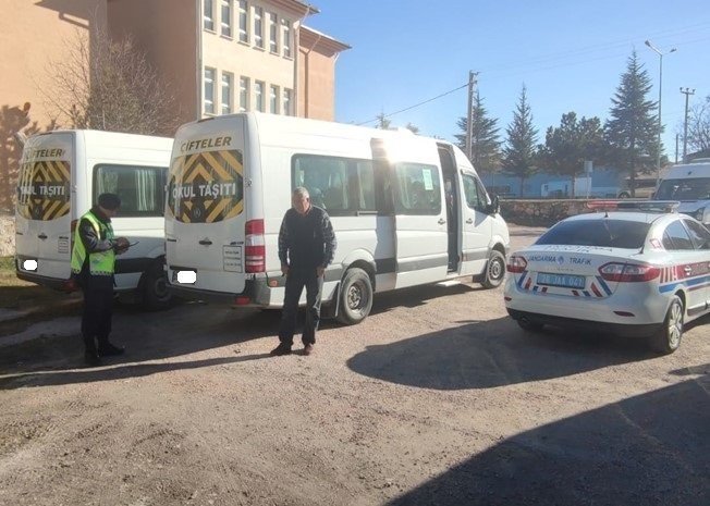 bilecik-haber_jandarmadan-okul-servislerine-denetim-92534.jpg