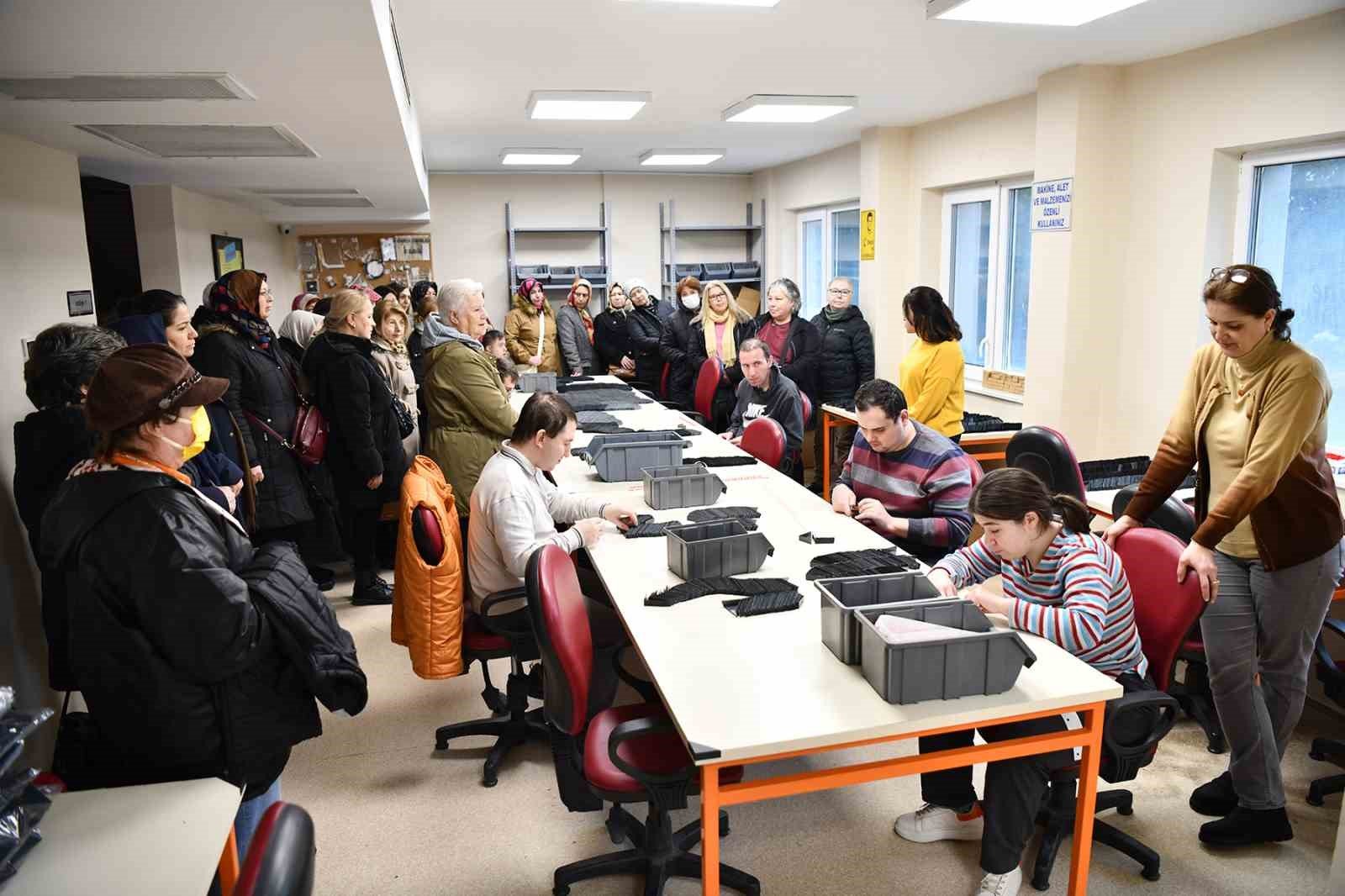 bilecik-haber_kadin-kursiyerler-belediye-hizmetlerini-yerinde-gordu-93074.jpg