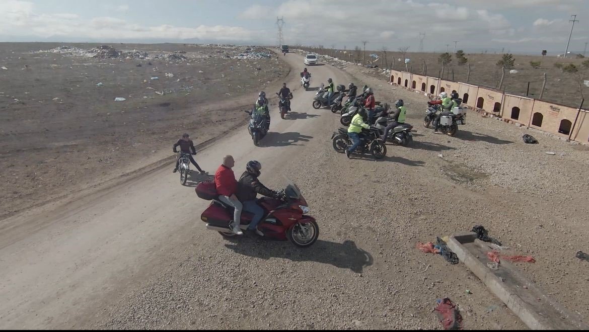 bilecik-haber_motosiklet-sevdalilari-bu-kez-sokak-hayvanlari-icin-yollara-dustu-95405.jpg