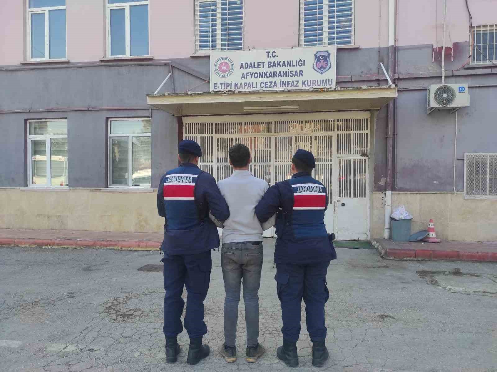 bilecik-haber_mutfak-tupu-ve-tarim-ekipmanlari-calan-3-kisi-tutuklandi-90411.jpg