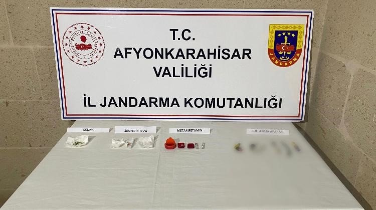 bilecik-haber_ters-yonden-kacmak-isteyen-zehir-taciri-jandarma-tarafindan-yakalandi-94177.jpg