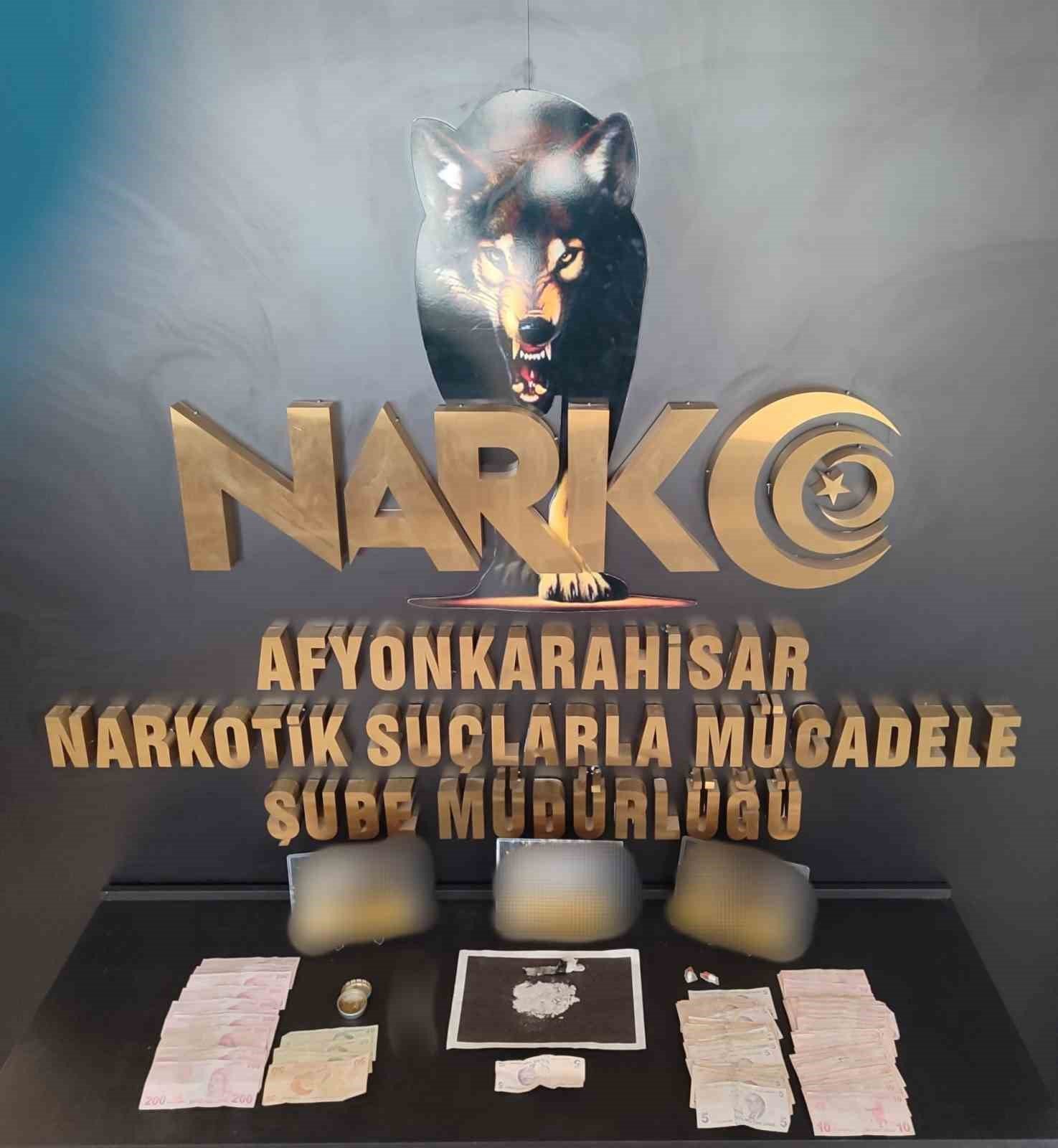 bilecik-haber_uyusturucu-ile-yakalanan-2-kisi-gozaltina-alindi-89664.jpg