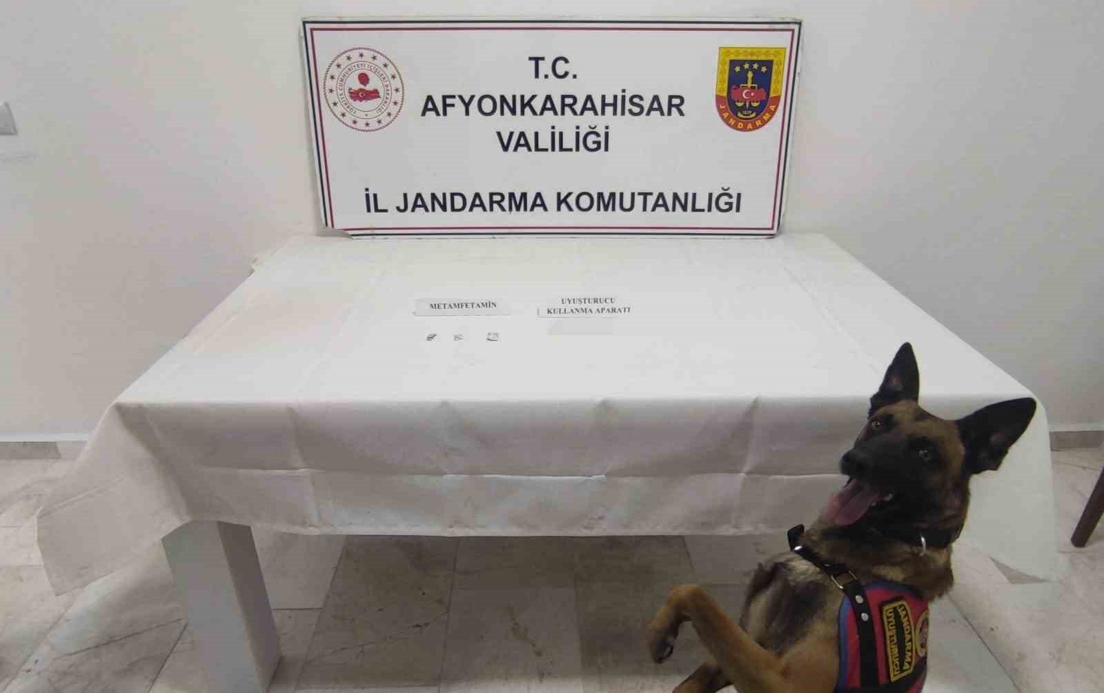 bilecik-haber_uyusturucu-kullanan-2-sahis-jandarmanin-yol-kontrolunde-yakalandi-95403.jpg
