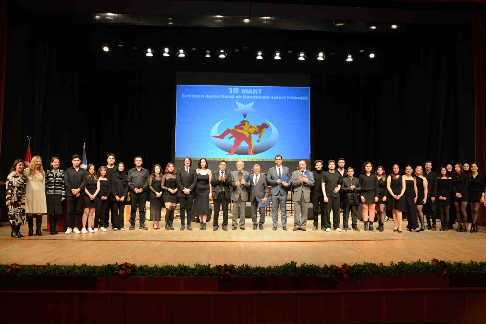bilecik-haber_18-mart-sehitleri-anadolu-universitesinde-de-anildi-101997.jpg