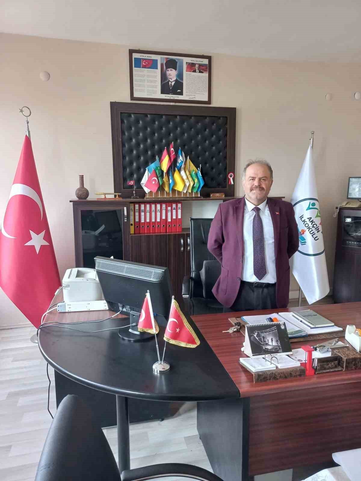 bilecik-haber_afyon-da-egitim-camiasi-yasta-99275.jpg