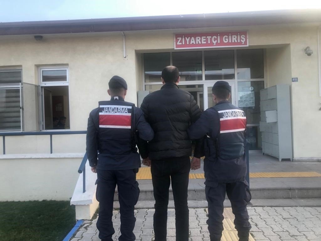 bilecik-haber_afyonkarahisar-da-aramasi-bulunan-sahis-yakalandi-102219.jpg