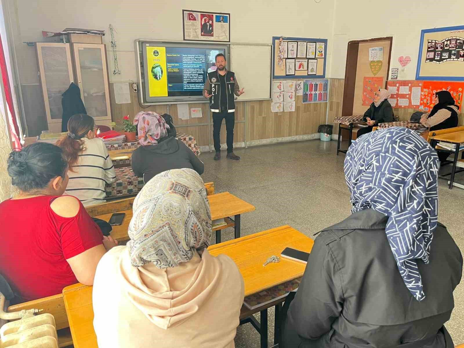 bilecik-haber_afyonkarahisar-da-en-iyi-narkotik-polisi-anne-projesi-anlatildi-102767.jpg