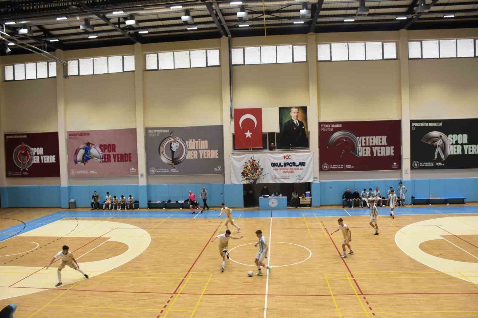 bilecik-haber_afyonkarahisar-da-futsal-grup-musabakalari-basladi-102926.jpg