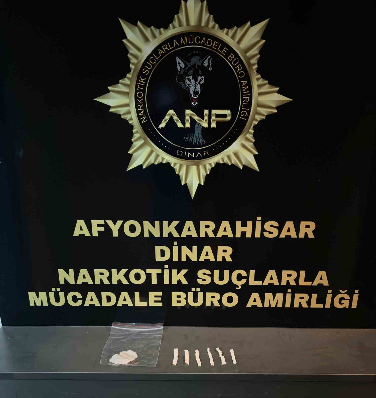 bilecik-haber_afyonkarahisar-da-peceteye-emdirilmis-uyusturucu-ele-gecirildi-102768.jpg