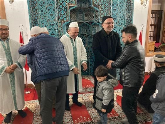 bilecik-haber_afyonkarahisar-da-sabah-namazi-bulusmalari-suruyor-100151.jpg