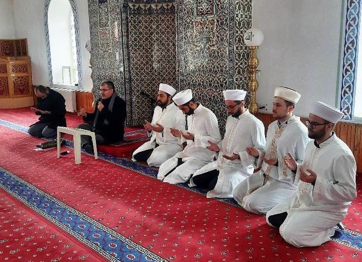 bilecik-haber_aslanapa-da-cubbe-sarik-giydirme-merasimi-98991.jpg