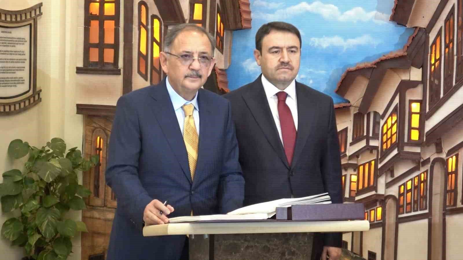 bilecik-haber_bakan-ozhaseki-kutahya-da-bir-dizi-ziyaret-gerceklestirdi-104570.jpg