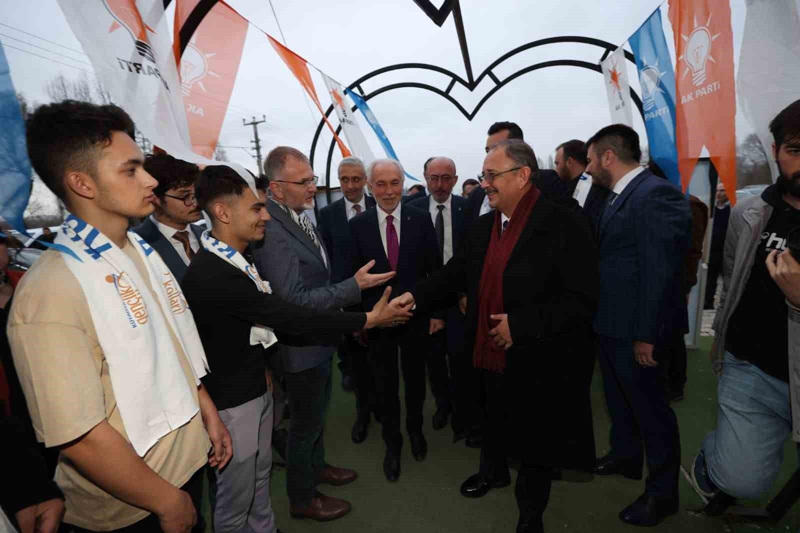 bilecik-haber_bakan-ozhaseki-yeni-donemde-guclu-bir-kutahya-yi-hep-birlikte-insa-edecegiz-104572.jpg