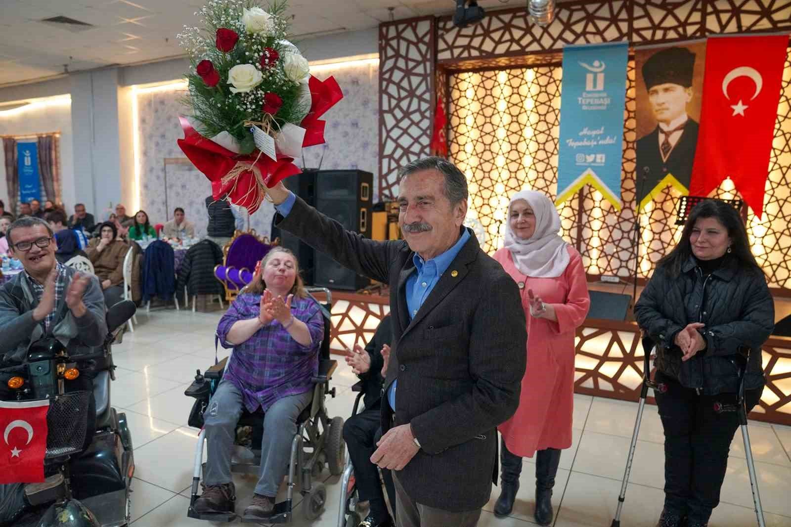 bilecik-haber_baskan-atac-engelli-bireyler-ve-aileleriyle-iftarda-bir-araya-geldi-102266.jpg