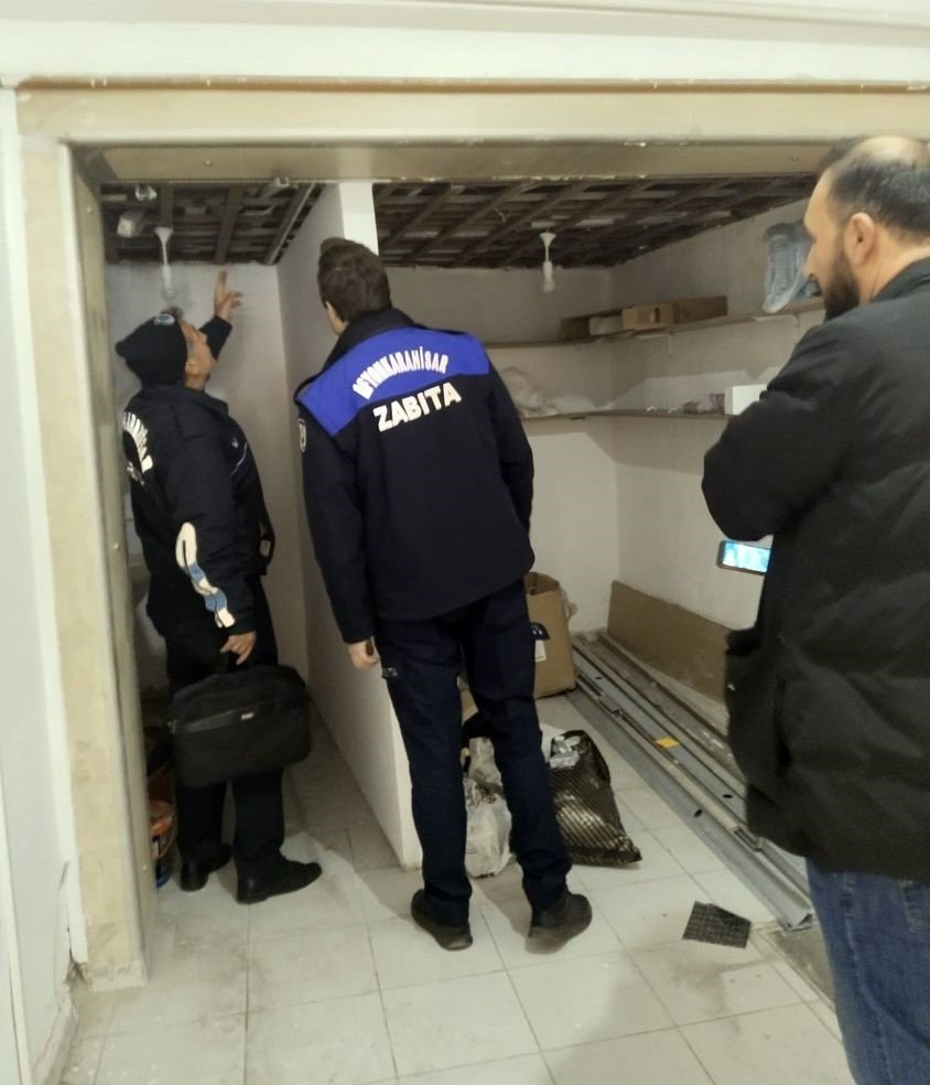 bilecik-haber_belediye-o-kuyumcu-dukkanini-muhurledi-100634.jpg