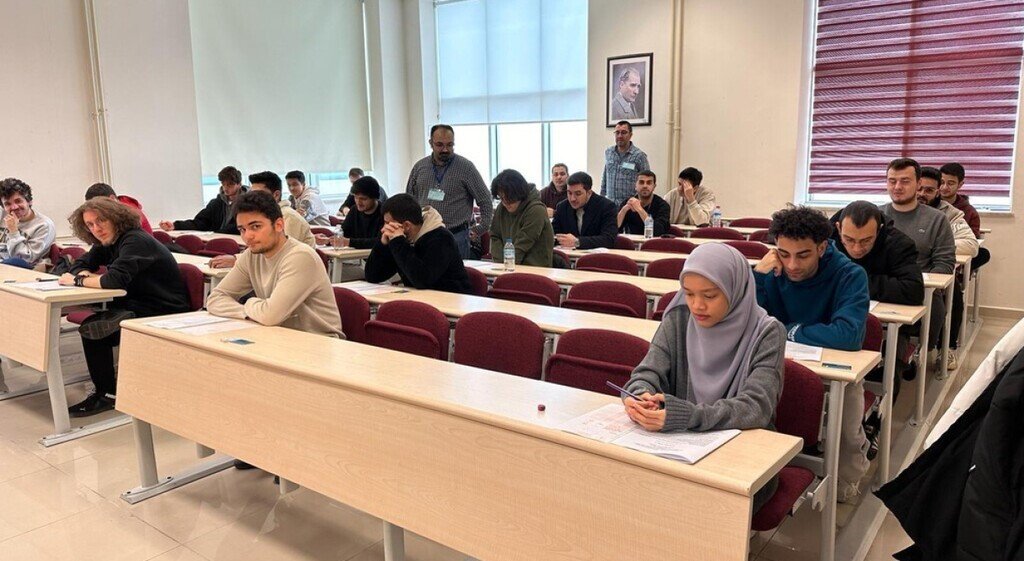 bilecik-haber_dpu-de-erasmusplus-degisim-programlari-yabanci-dil-yeterlilik-sinavina-yogun-ilgi-100329.jpg