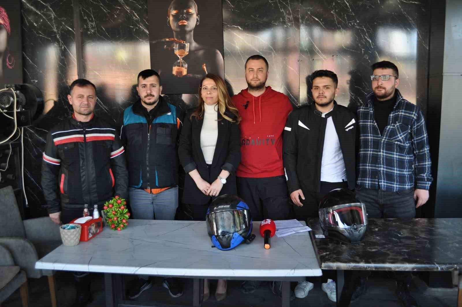 bilecik-haber_eskisehirli-kuryeler-kurye-dostu-belediye-protokolu-ne-imza-atmayan-ayse-unluce-ye-tepki-gosterdi-104560.jpg