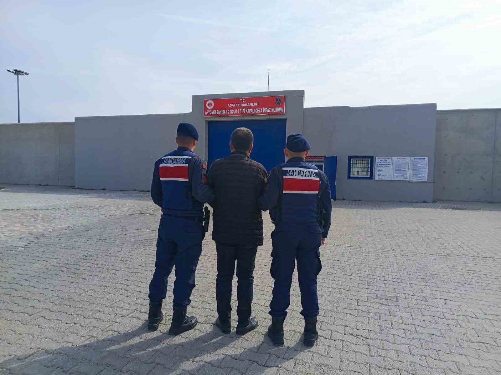 bilecik-haber_hirsizlik-sucundan-aranan-sahsi-jandarma-yakaladi-101624.jpg