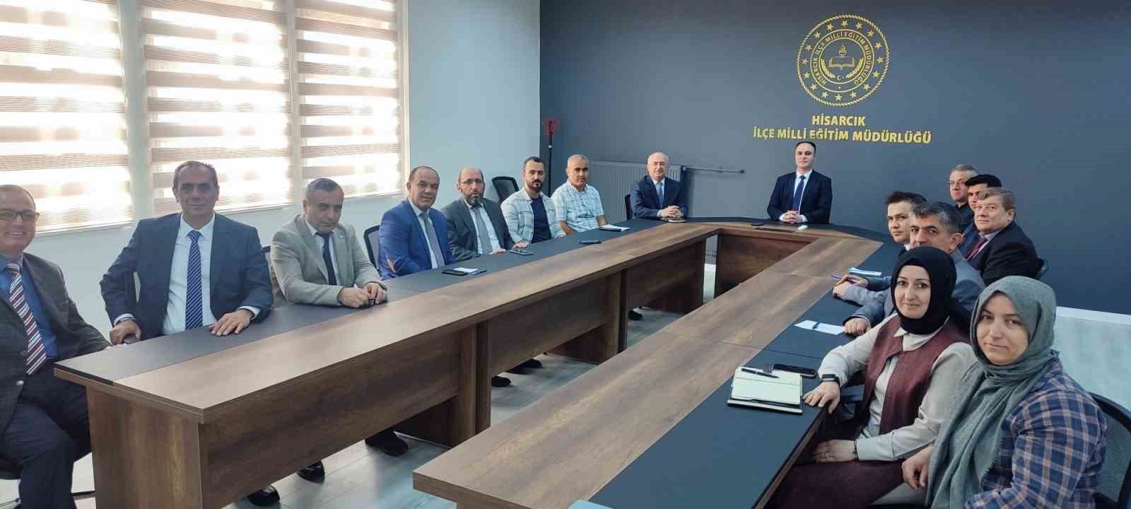 bilecik-haber_hisarcik-ta-kamu-kurumlarinin-calismalari-ve-kamu-hizmetleri-masaya-yatirildi-100117.jpg