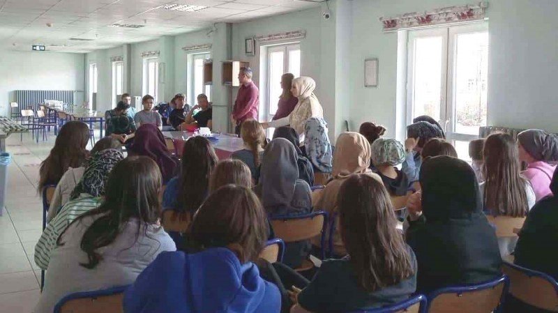 bilecik-haber_hisarcik-ta-okul-pansiyonu-ogrencilerine-bagimlilikla-mucadele-egitimi-102765.jpg