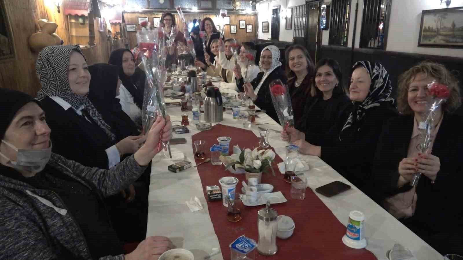 bilecik-haber_kadin-muhtar-adaylarindan-dayanisma-yemegi-99050.jpg