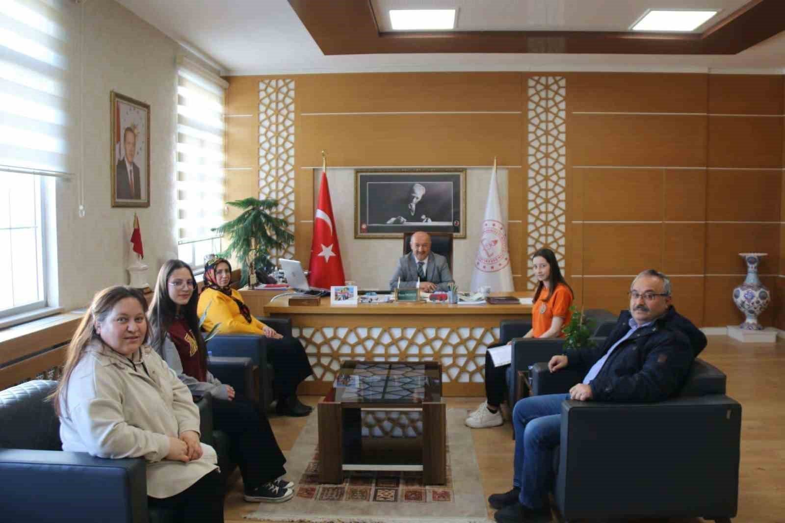 bilecik-haber_kutahya-da-dilimi-seviyorum-turkce-konusuyorum-adli-deneme-yarismasi-97353.jpg