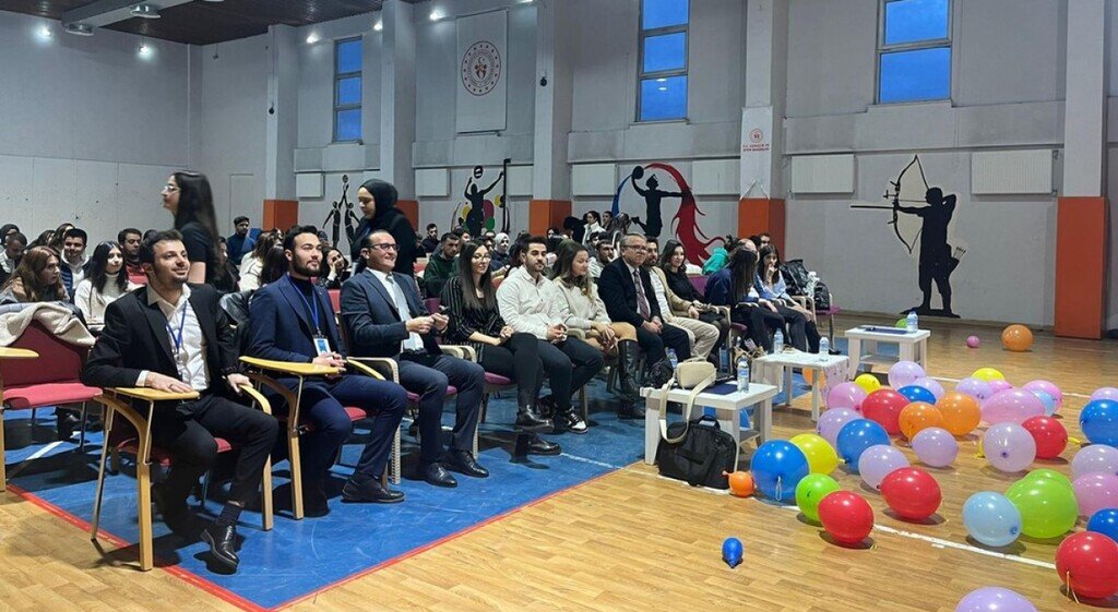 bilecik-haber_kutahya-da-gelecege-ilk-adim-konulu-zirve-101643.jpg