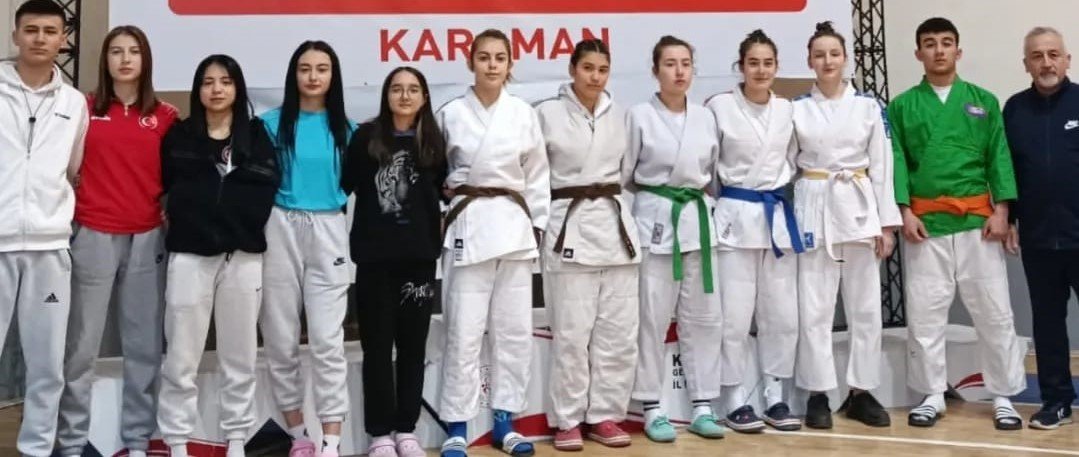 bilecik-haber_kutahyali-sporculardan-umitler-kuras-turkiye-sampiyonasi-nda-zafer-103496.jpg