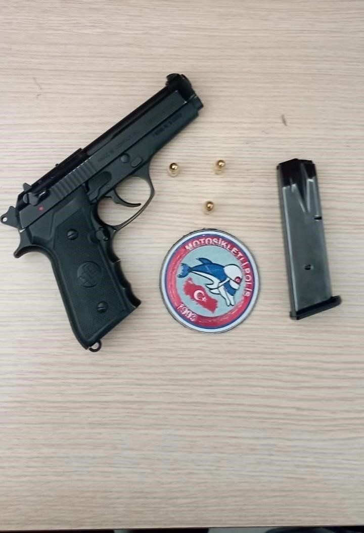 bilecik-haber_motosikletli-timler-ruhsatsiz-tabanca-ele-gecirdi-103760.jpg