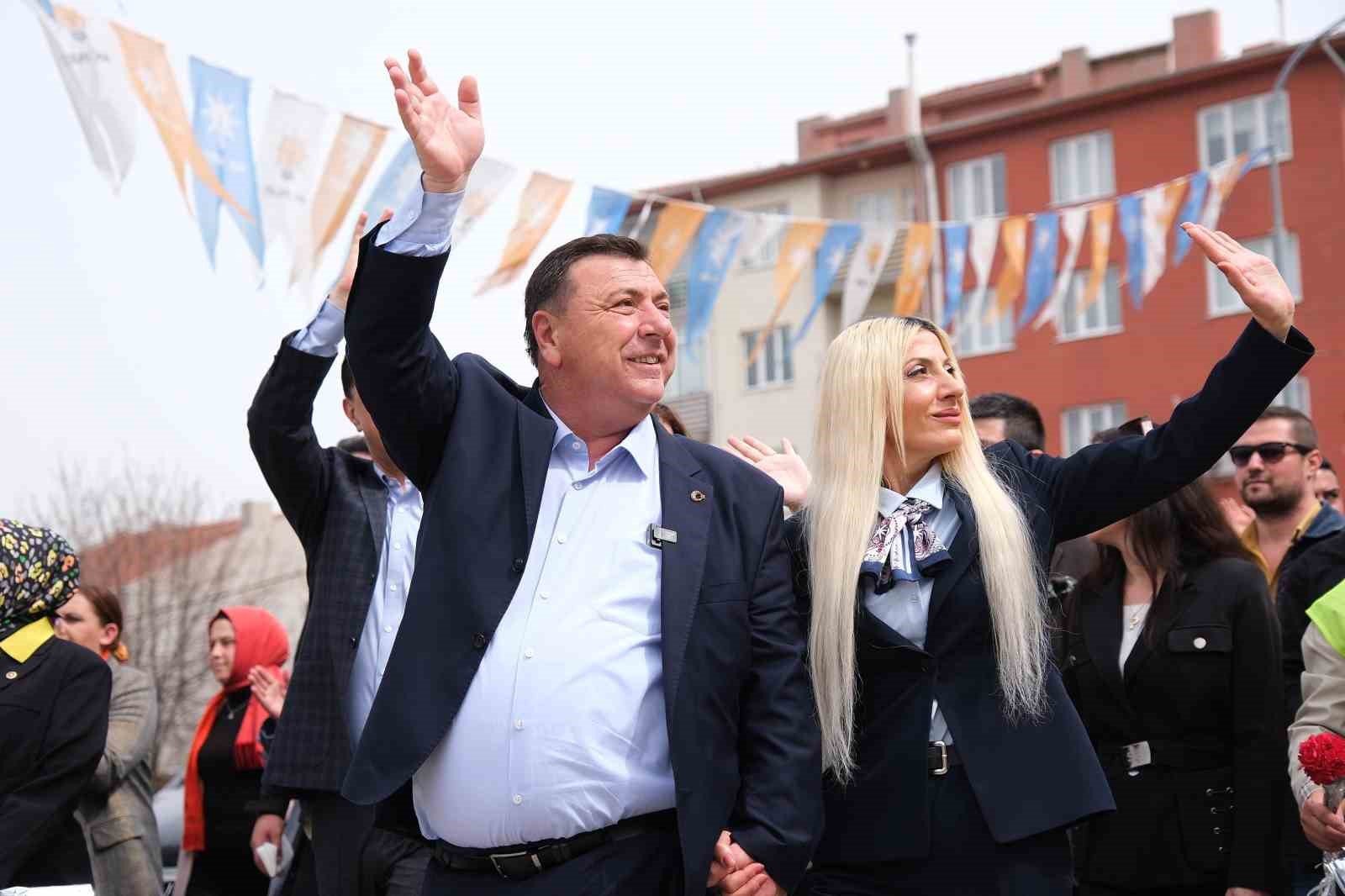 bilecik-haber_ozkan-alp-den-emek-mahallesi-nde-gelecege-yatirim-104557.jpg