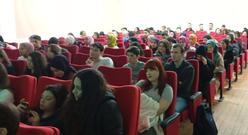 bilecik-haber_simav-myo-da-saglikli-yasam-etkinlikleri-101212.jpg