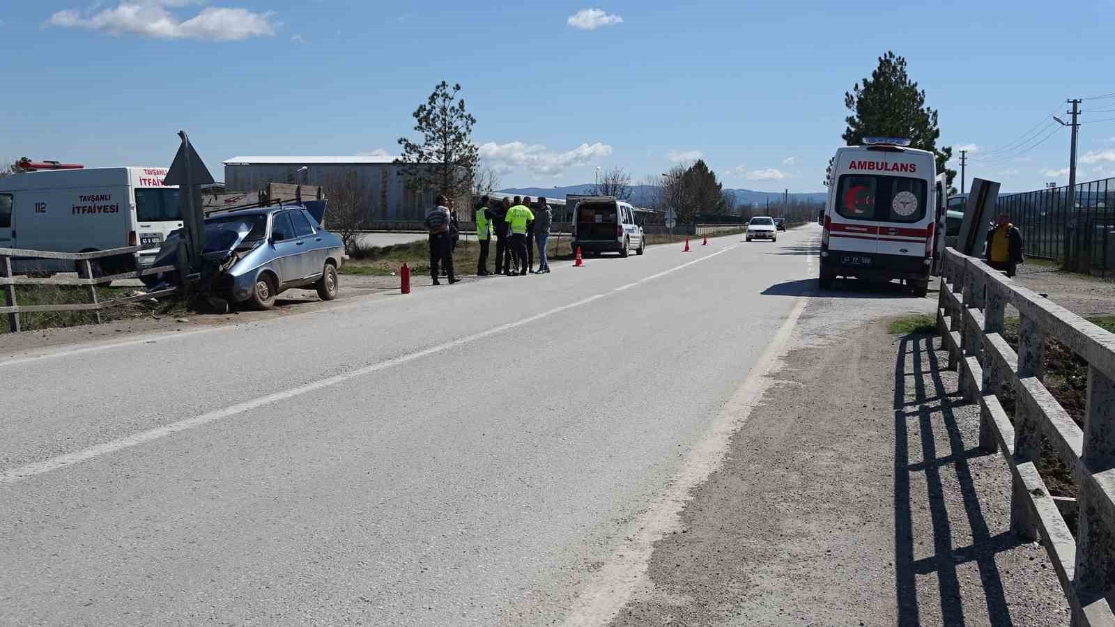 bilecik-haber_tavsanli-da-trafik-kazasi-1-yarali-103087.jpg