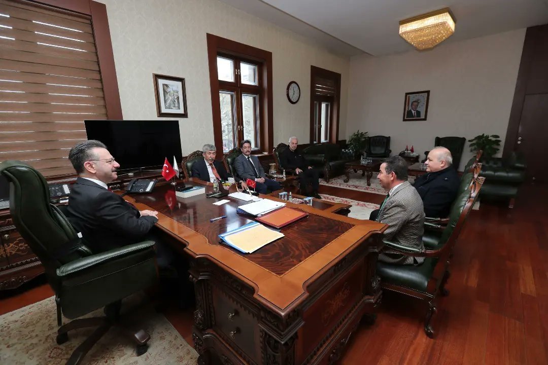 bilecik-haber_turk-ocaklari-112-kurulus-yil-donumunde-vali-huseyin-aksoy-a-anlamli-ziyaret-103479.jpg
