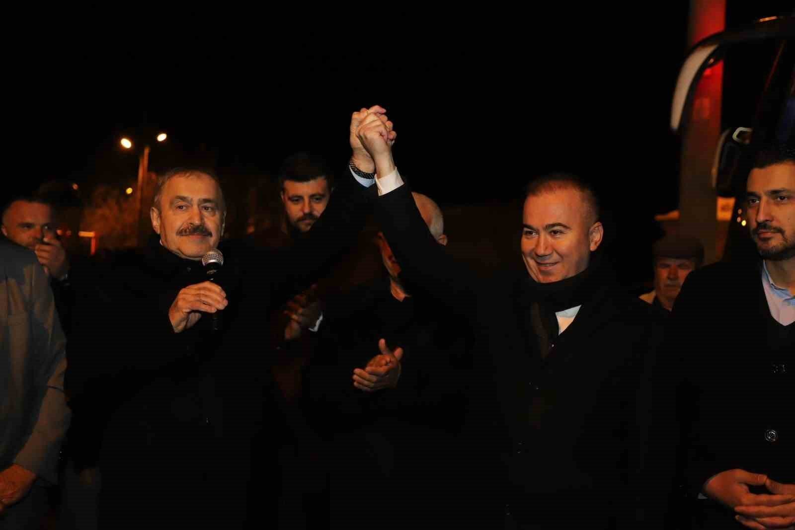 bilecik-haber_ulucay-proje-bile-uretemeyenler-sehri-yonetmeye-talip-oluyorlar-100795.jpg