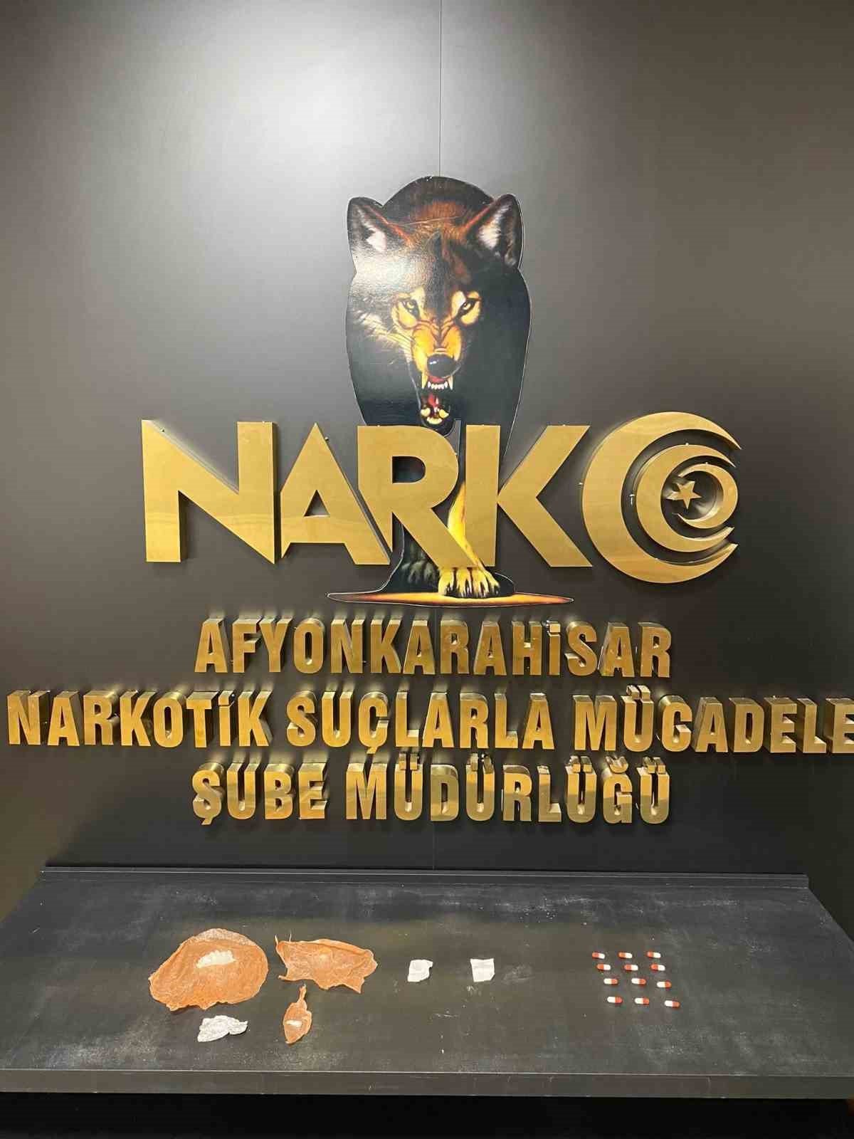 bilecik-haber_uyusturucu-operasyonunda-yakalanan-4-kisiden-ikisi-tutuklandi-100321.jpg