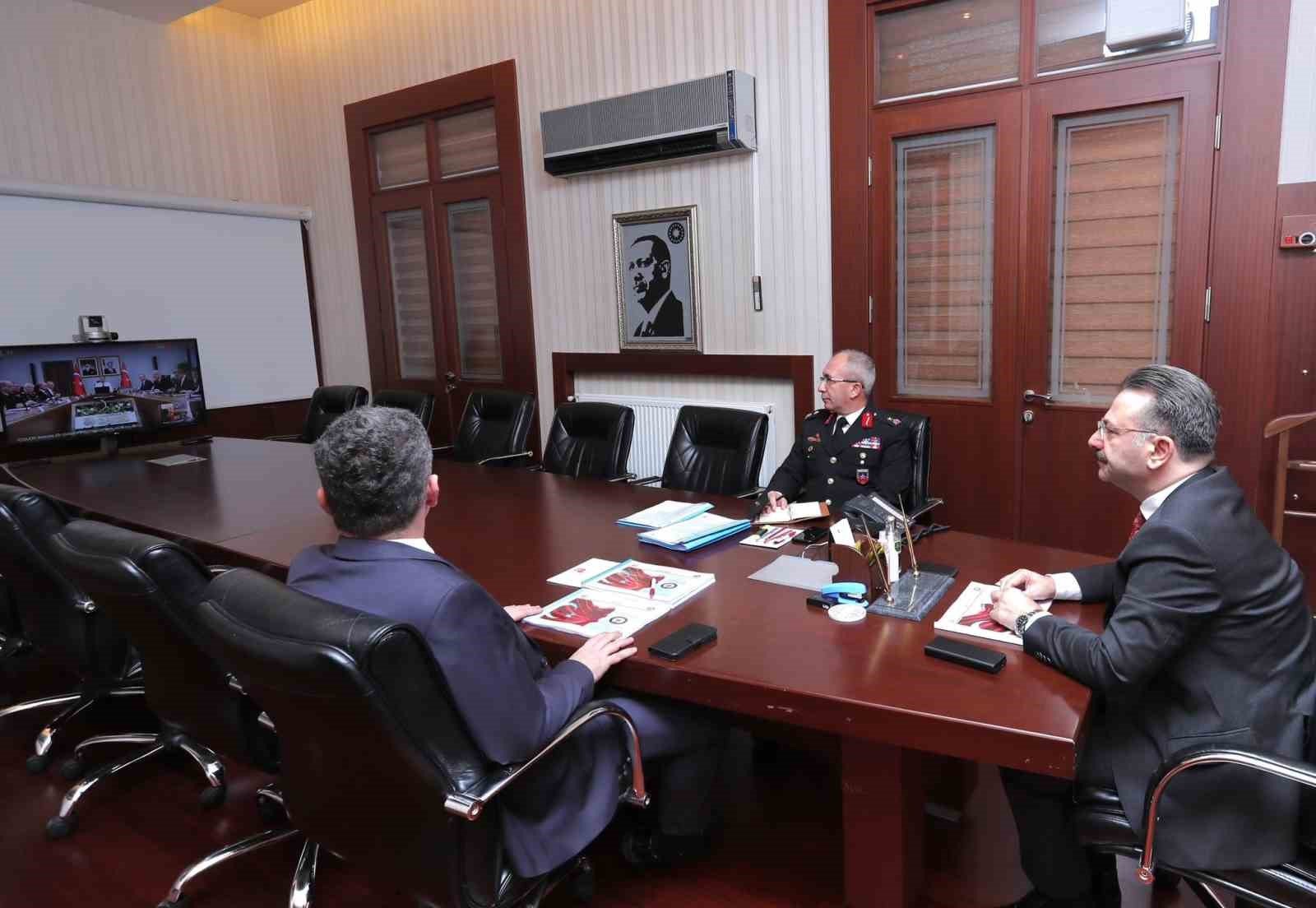 bilecik-haber_vali-huseyin-aksoy-secim-guvenligi-toplantisi-na-katildi-103477.jpg