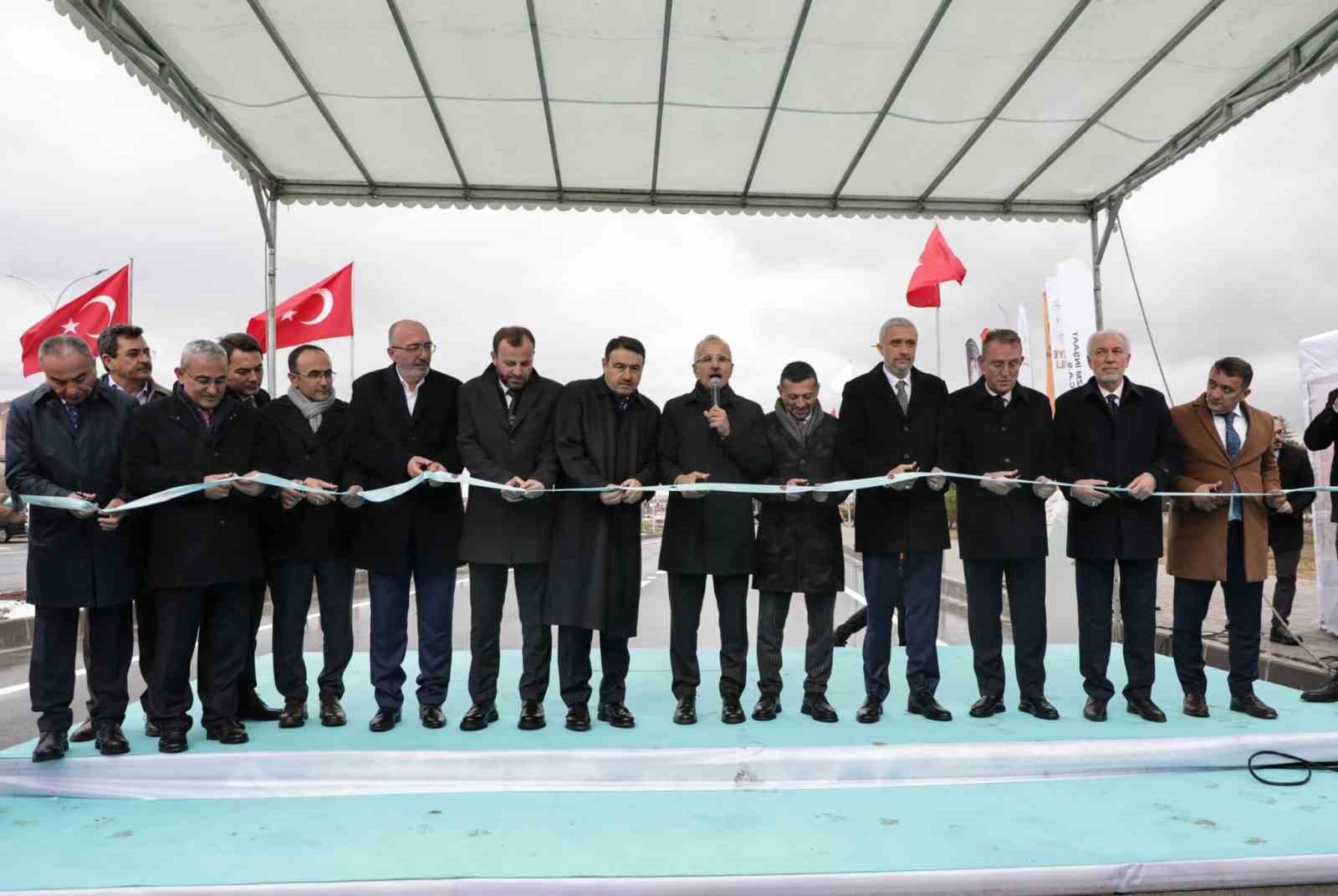 bilecik-haber_vali-musa-isin-kutahya-ya-20-yilda-338-kilometre-bolunmus-yol-yapildi-101308.jpg