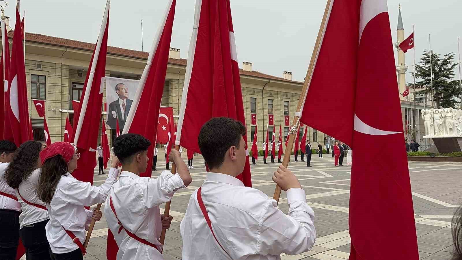 bilecik-haber_23-nisan-ulusal-egemenlik-ve-cocuk-bayrami-kutlandi-702.jpg