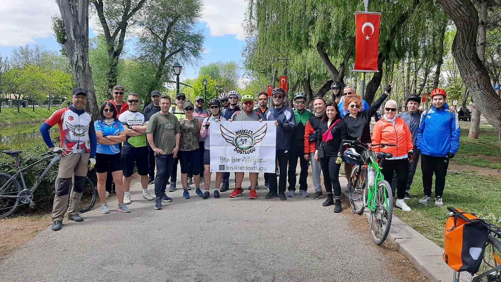 bilecik-haber_25-kisi-bisiklete-ozendirmek-icin-planladi-771.jpg