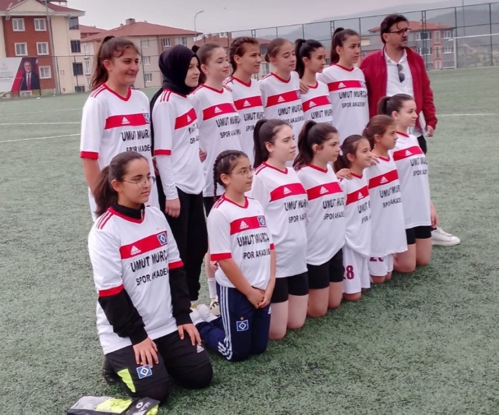 bilecik-haber_akincilarspor-kadin-futbol-takimi-ilk-macini-yapti-1651.jpg
